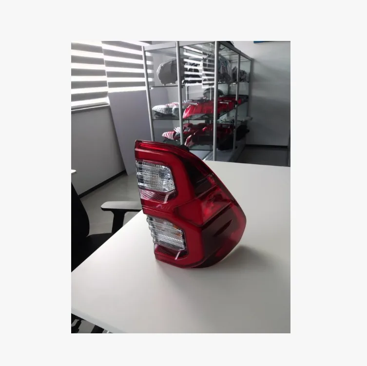 Toyota Hilux Year to confirm Tail lamp — supplier main photo 2
