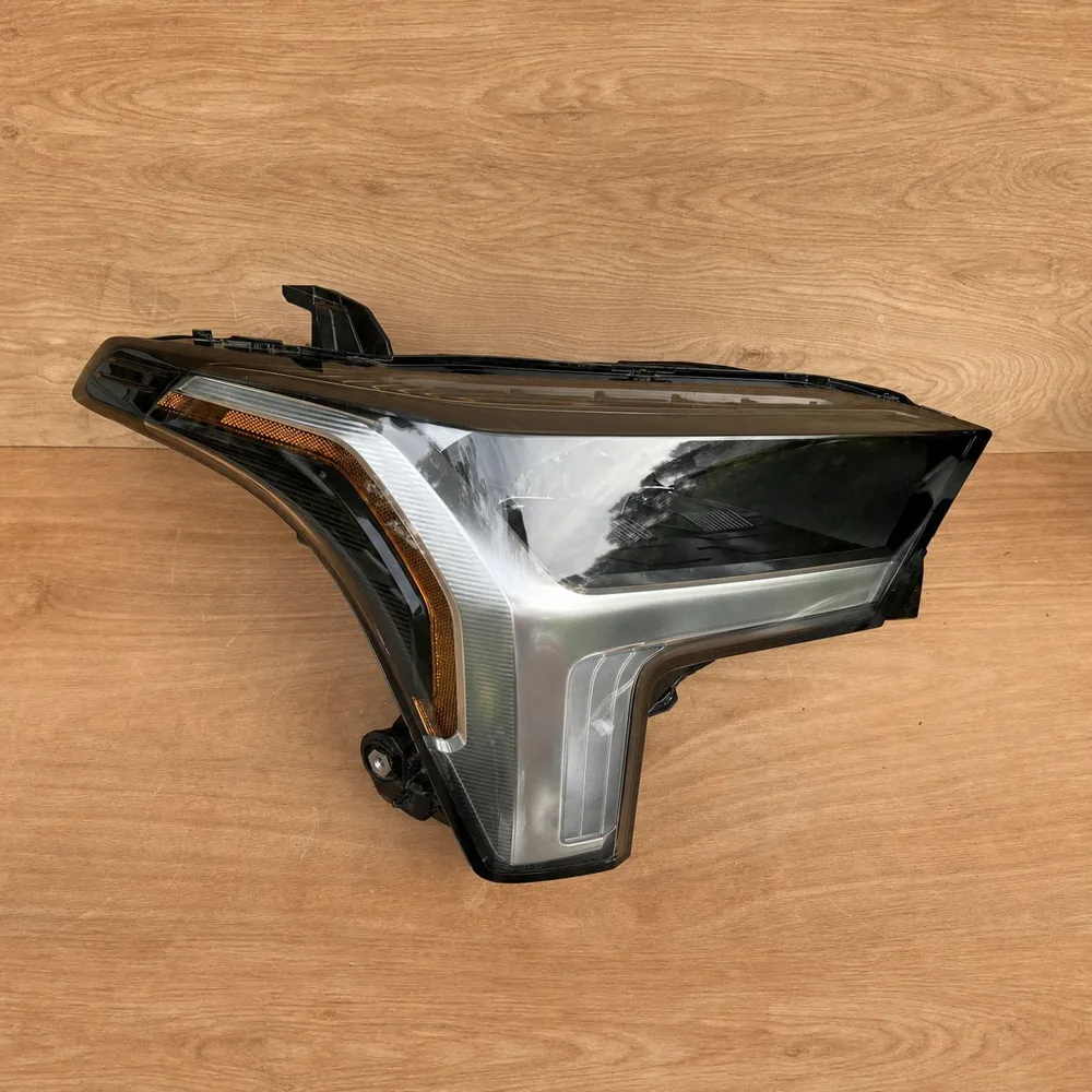 Toyota Tundra 2022-2026 Halogen headlamps — supplier main photo 2